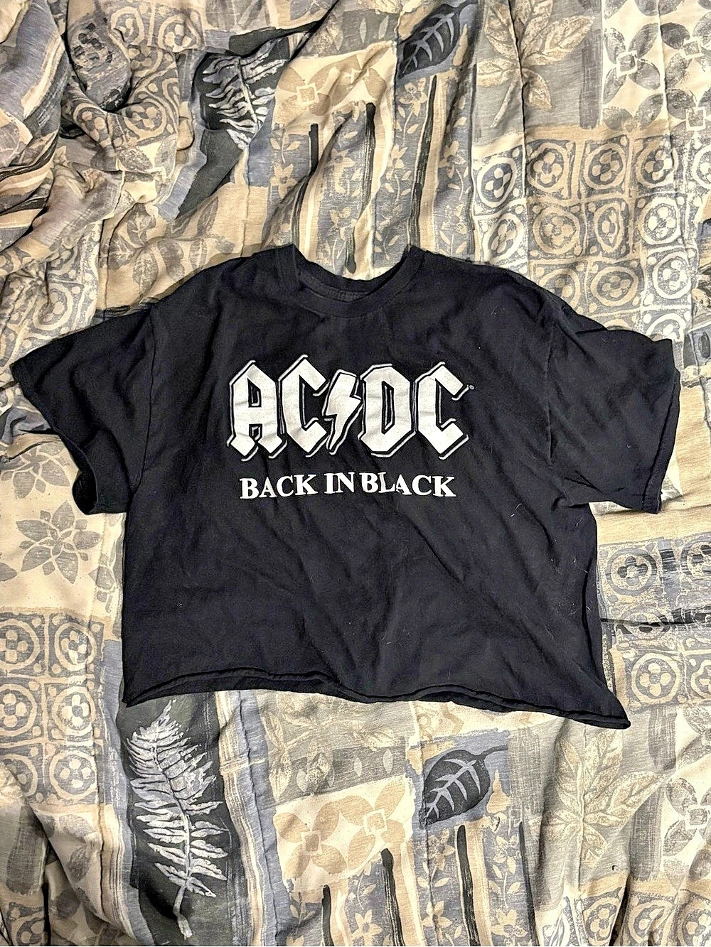 AC/DC Back in Black Crop Tee Graphic Tee Size Small